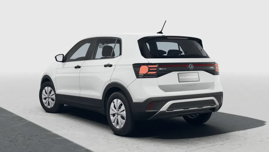 Consome 8,5 km/l no etanol urbano, 10,2 km/l no rodoviário e até 14,5 km/l na gasolina, com autonomia máxima de 711 km, atendendo bem cidade e estrada.