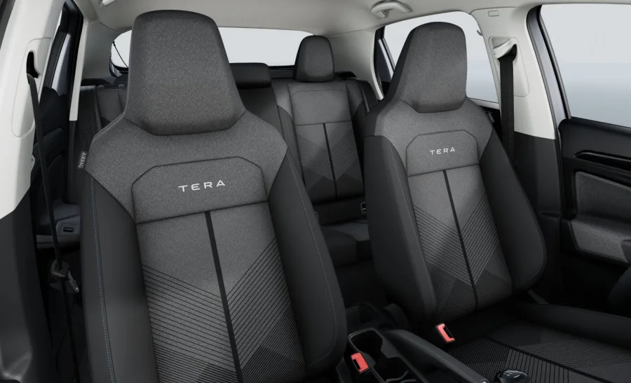 Na segurança, traz seis airbags, controle de estabilidade e tração, frenagem automática e nota máxima no Latin NCAP, com 90% de proteção para adultos.