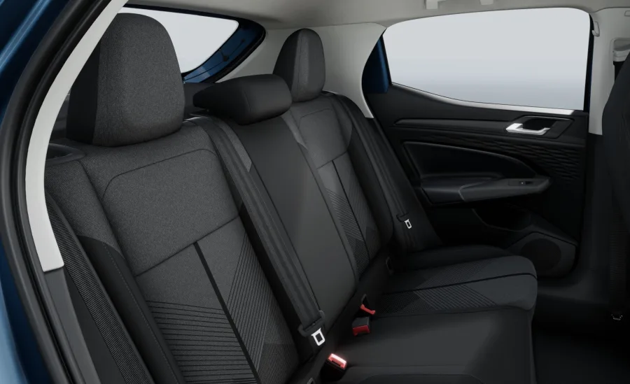 Na segurança, o hatch conquistou 5 estrelas no Latin NCAP e oferece airbags múltiplos, controles eletrônicos de estabilidade, alerta de colisão e frenagem automática.