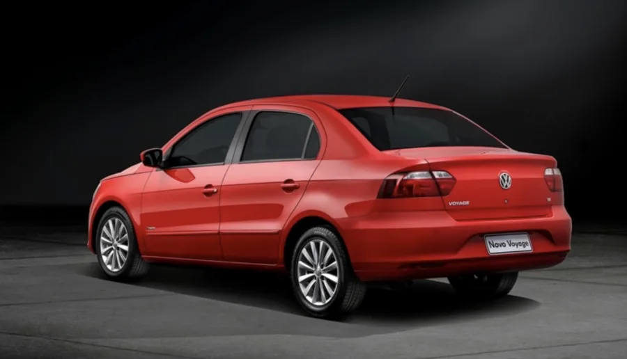 Consumo urbano de 7,3 km/l no etanol e rodoviário de até 13,7 km/l na gasolina, com tanque de 55 litros que amplia a autonomia para longas viagens.