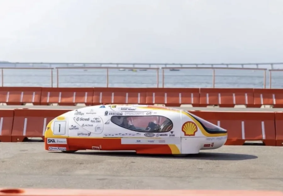 Universitários do RS criam carro que roda 699 km por litro e batem recorde mundial na Shell Eco-Marathon 2025
