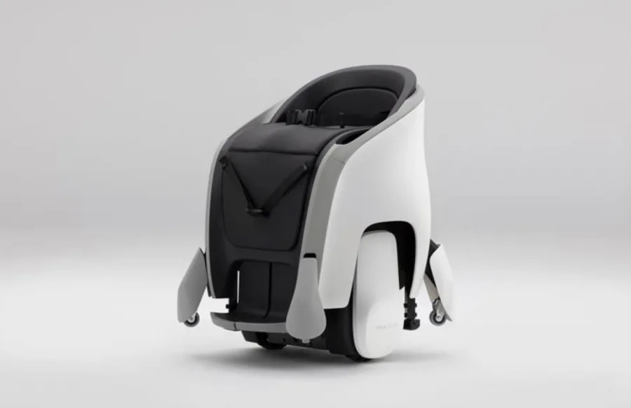 A Honda lança no Japão o UNI-ONE, dispositivo elétrico de mobilidade controlado pelo peso do corpo, projetado para tornar os deslocamentos mais simples.