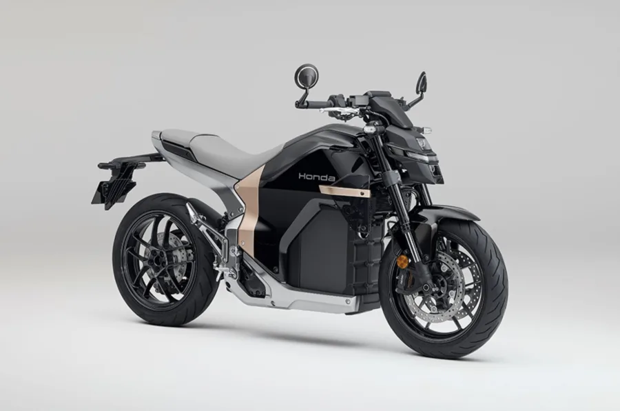 A Honda oficializou a WN7, sua primeira moto elétrica de maior porte, inspirada no conceito EV Fun exibido em 2024, reforçando sua entrada no mercado de elétricas.