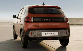 Renault Kwid E-Tech 2026 chega com novo visual e cabine digital para enfrentar Dolphin Mini