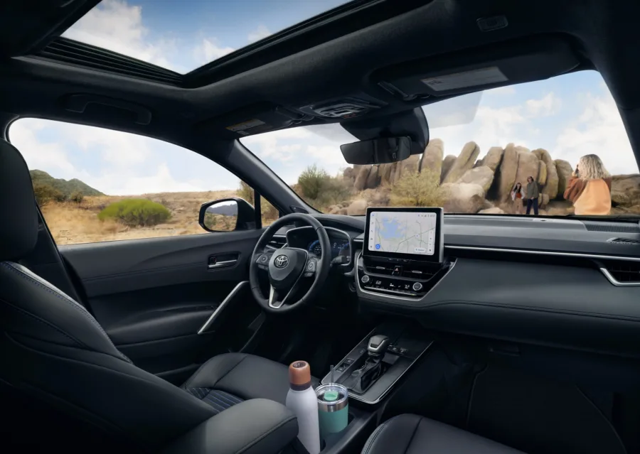 O interior redesenhado traz multimídia de 10,5 polegadas, painel digital, bancos aquecidos e amplo porta-malas de 682 litros expansível a 1.913.