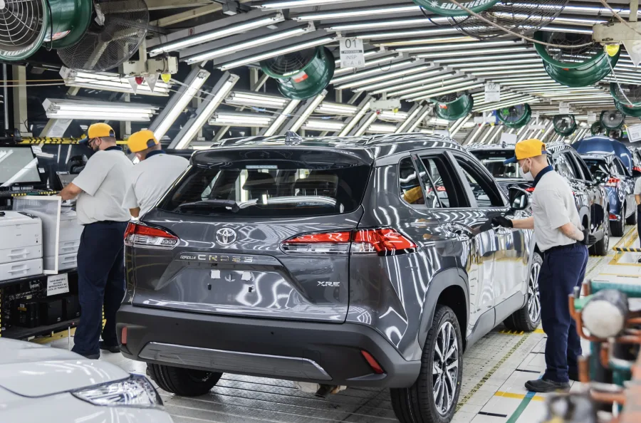Toyota paralisa produção de Corolla após desastre e pode ficar até 5 meses sem fabricar no Brasil