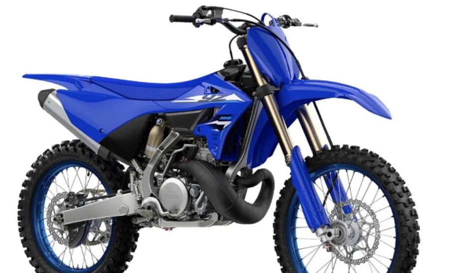 Yamaha YZ250 renasce com motor dois tempos e visual de competição na linha 2026