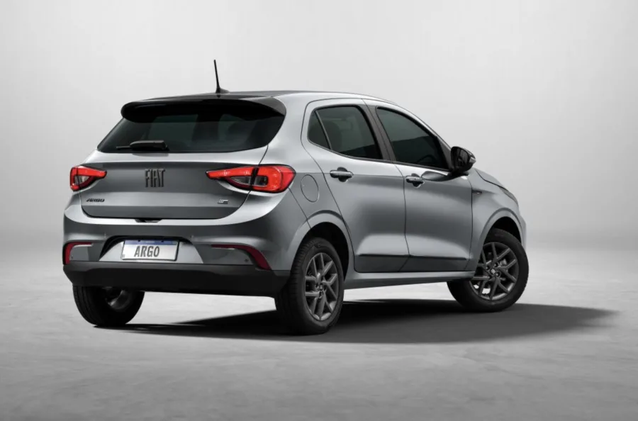 Fiat Argo tem R$ 10 mil de desconto e ameaça rivais com preço abaixo de R$ 83 mil; mas é por TEMPO LIMITADO