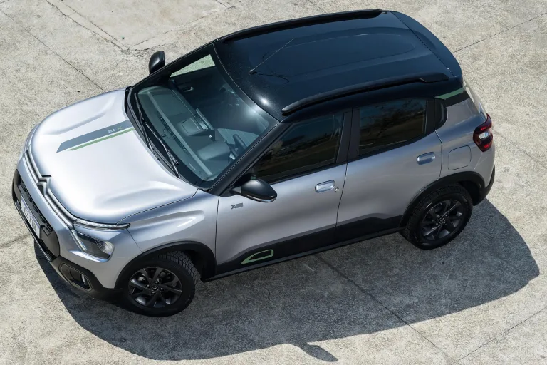 Citroen C3 2026 chega com nova versão XTR e preços de R$ 74,9 mil a R$ 103,9 mil