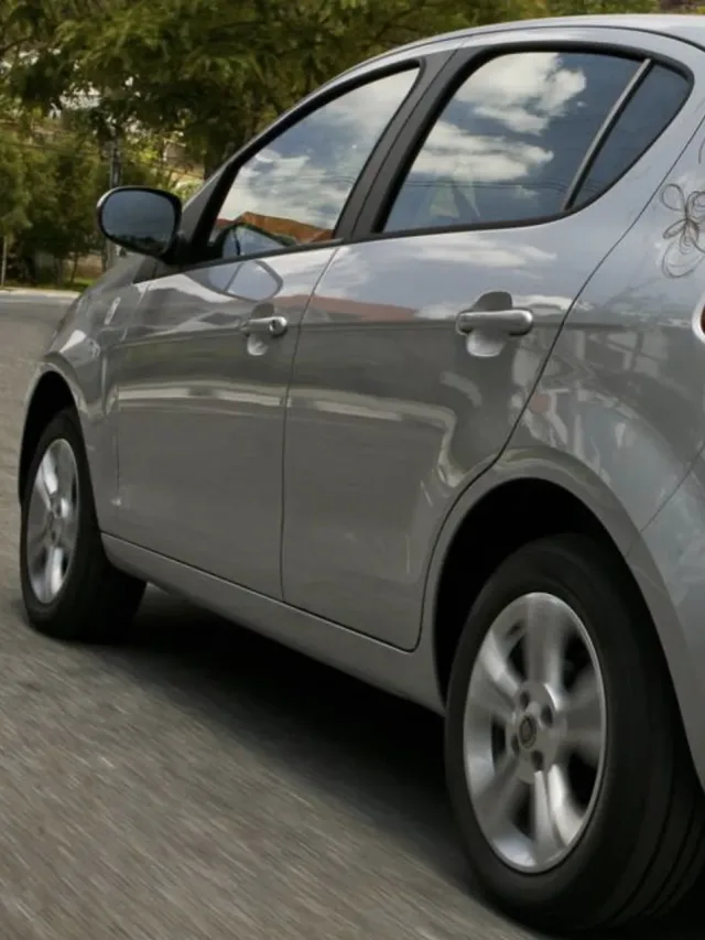 Qual o valor do Palio Essence 2015?