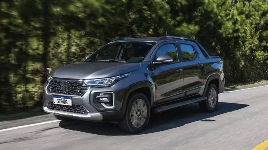 A Strada 2026 oferece versões para trabalho e uso familiar, com motores 1.0 turbo e 1.3 Firefly flex, câmbios manual ou CVT e cabines simples ou duplas.