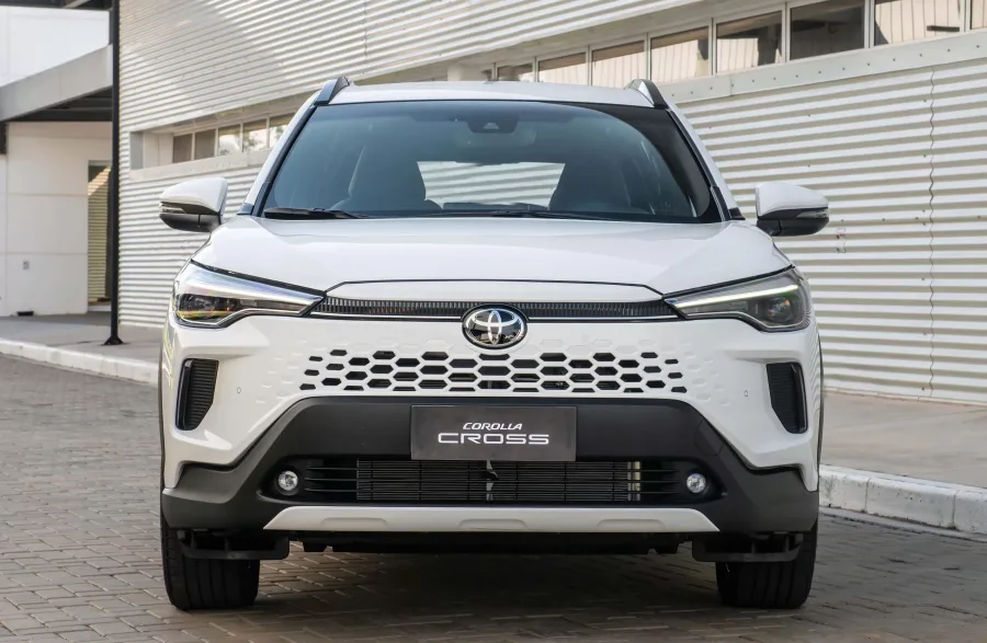 Toyota Corolla Cross XRE 2.0 2026: Preço, ficha técnica, consumo e fotos; seguro no pacote de segurança, mas porta-malas limitado