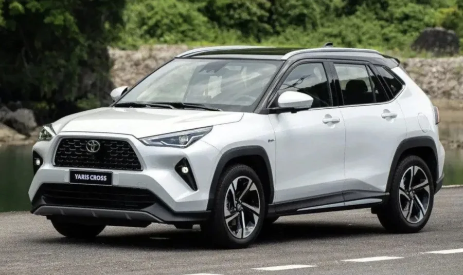 SUV da Toyota chega em outubro para substituir o Yaris hatch e sedã, com versões flex e híbrida, preços entre R$ 130 mil e R$ 185 mil, nota máxima em segurança e porta-malas de 471 litros.