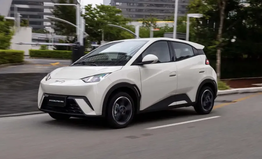 BYD Dolphin Mini 2026 melhora conforto e supera críticas com nova suspensão mais firme e segura