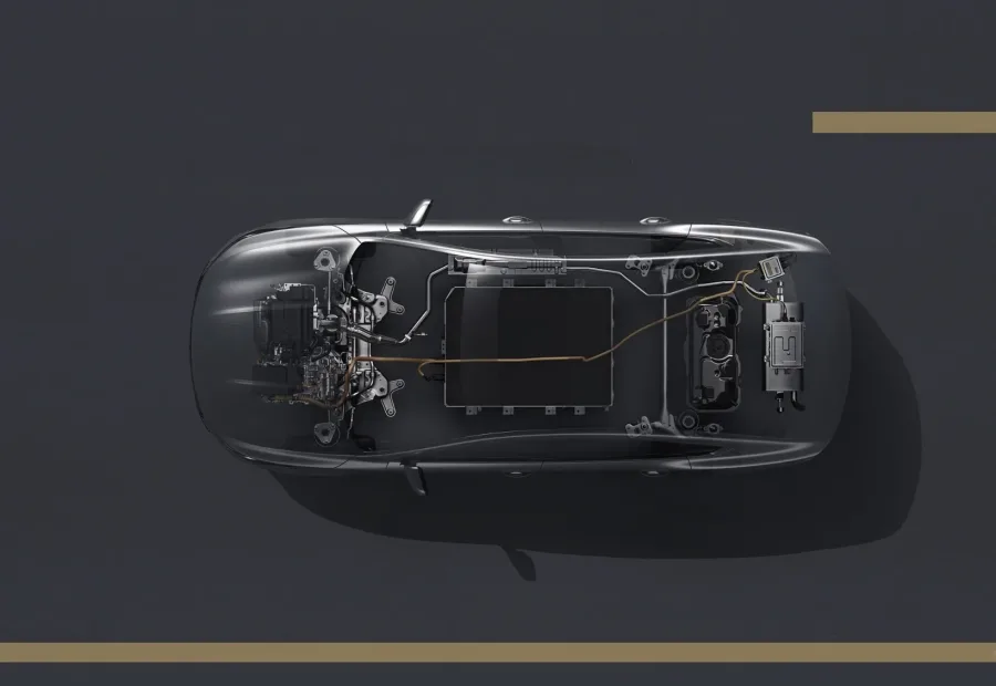 Equipado com motor a combustão 1.5 de 110 cv e elétrico de 197 cv, o BYD King GS 1.5 2025 entrega potência combinada de 235 cv e torque de 33,1 kgfm, com aceleração de 0 a 100 km/h em 7,3 s.