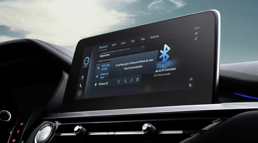 O Tiggo 7 2026 traz nova central multimídia de alta definição em todas as versões, com chip potente e conexão sem fio, ampliando a conectividade do SUV.