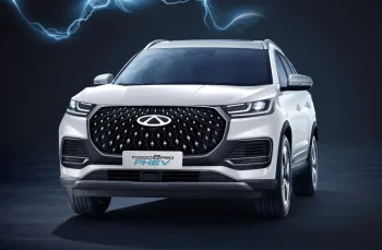 As versões do Caoa Chery Tiggo 8 2025 oferecem alternativas para famílias e executivos, com motores turbo e opção híbrida plug-in que equilibram desempenho, espaço e tecnologia em um SUV versátil.