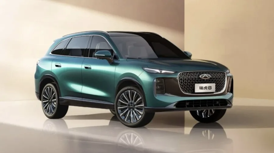 Chery Tiggo 8 2026 cresce, ganha duas frentes e promete mudar padrão entre SUVs médios