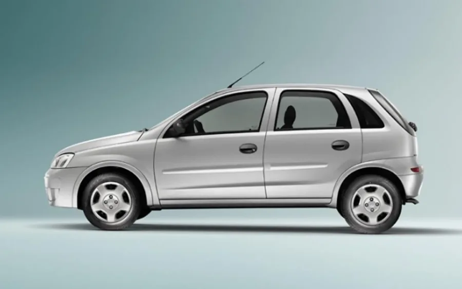 Chevrolet Corsa Maxx 1.4 2010: Preço, Ficha técnica, Consumo, Equipamentos e Fotos; conforto simples com bom espaço interno e direção leve