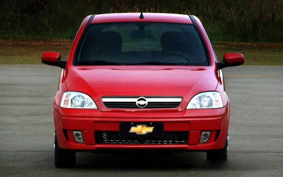 Chevrolet Corsa Premium 1.4 2008: Preço, Ficha técnica, Consumo, Equipamentos e Fotos; hatch tem motor 105 cv e consumo urbano de até 10 km/l, bom para o dia a dia