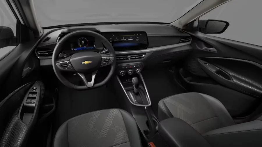 O câmbio automático de seis marchas, com tração dianteira, oferece trocas suaves e bom conforto no trânsito, tornando a condução fácil e previsível mesmo em ladeiras ou congestionamentos.