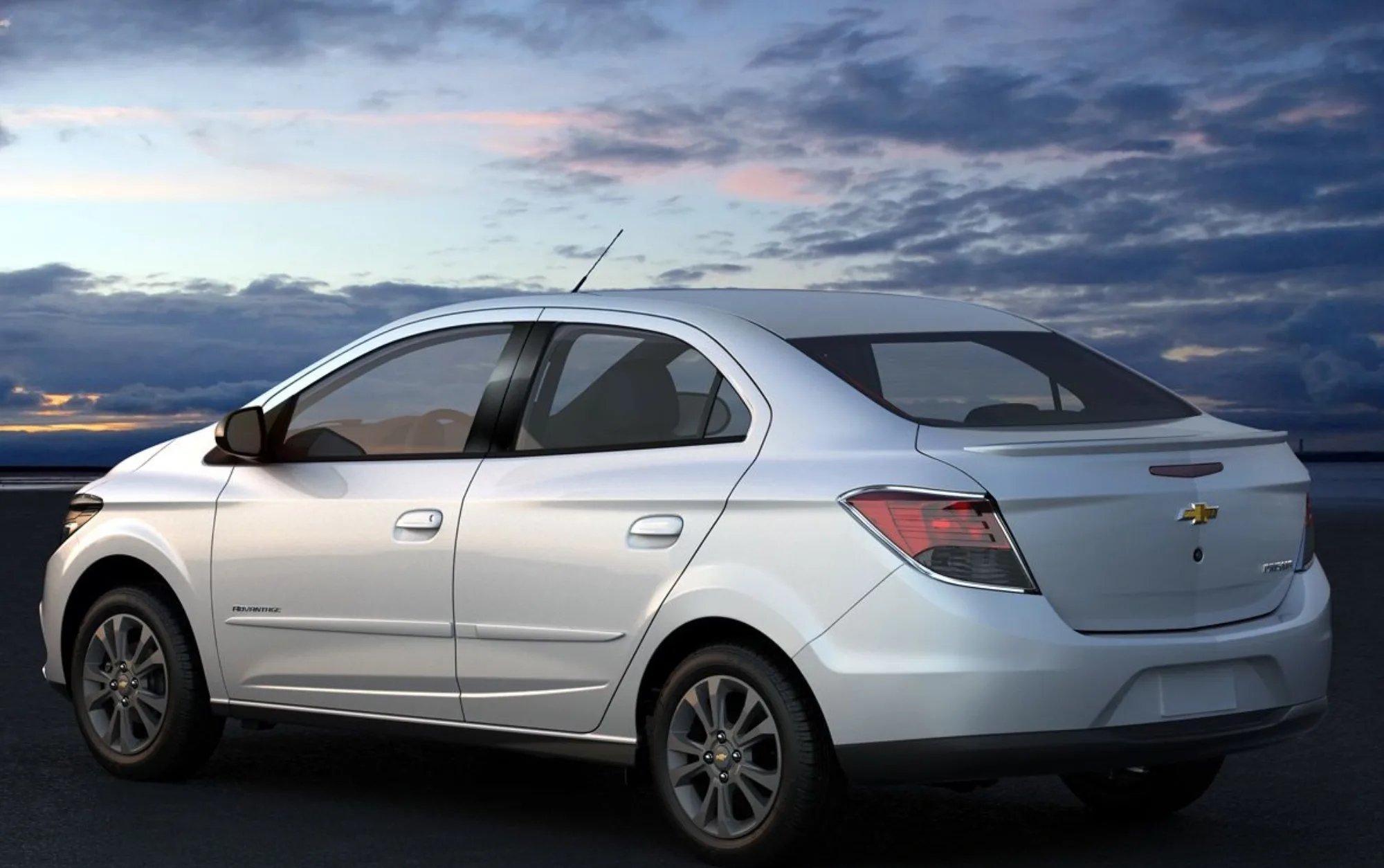 O modelo é adequado tanto para uso diário quanto pequenas viagens, com bom espaço traseiro e bagageiro, mas seu desempenho limitado e acabamento simples merecem atenção.