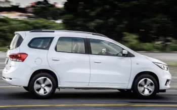 Chevrolet Spin Premier 2021 usado entrega 7 lugares, conforto familiar e versatilidade, mas pesa no consumo e desempenho