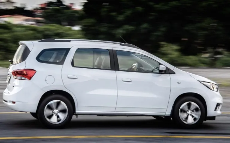 Chevrolet Spin Premier 2021 usado entrega 7 lugares, conforto familiar e versatilidade, mas pesa no consumo e desempenho