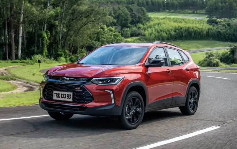 Chevrolet Tracker RS 1.2 2025: Preço, Ficha técnica, Consumo, Equipamentos e Fotos; motor turbo entrega 141 cv e visual esportivo