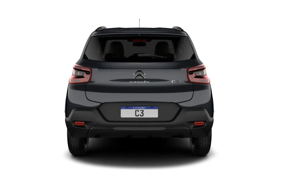 Para o dia a dia, é prático e fácil de estacionar. O porta-malas de 315 litros acomoda bem as compras e bagagens curtas. O desempenho é modesto, mas adequado.