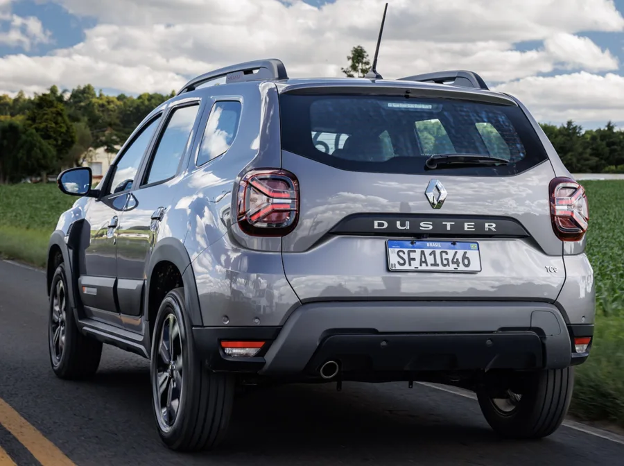 O Renault Duster, conhecido por seu porte robusto e espaço generoso, começou a enfrentar críticas que vão além do visual imponente. Donos relatam defeitos em componentes-chave que exigem atenção antes da compra.