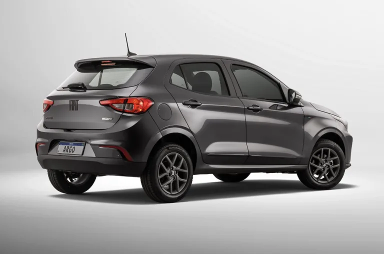 Fiat Argo Drive 1.3 AT 2026: Equipamentos, Consumo, Ficha técnica, Fotos e Preço; câmbio automático prioriza suavidade no trânsito e reduz o consumo