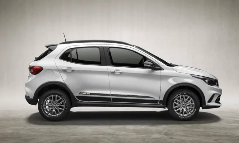 Fiat Argo Trekking 1.3 2022: Preço, Ficha técnica, Consumo, Equipamentos e Fotos; modelo tem 210 mm de altura do solo e encara bem ruas esburacadas