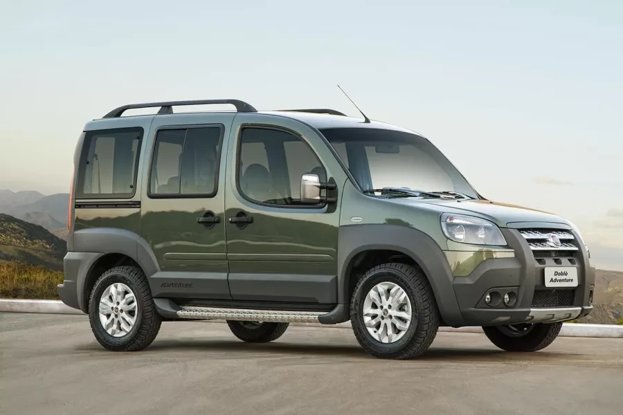 O consumo urbano é de 6 km/l com etanol e 8,6 km/l com gasolina, enquanto na estrada faz 6,7 km/l (A) e 9,8 km/l (G), com tanque de 60 litros.