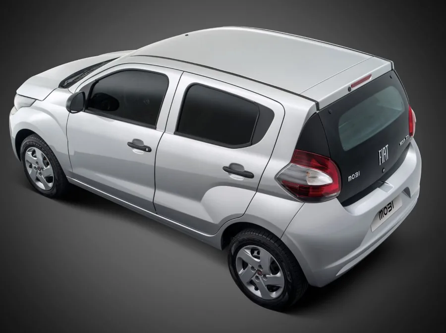 Consumo e autonomia: médias de 8,7 km/l (A) e 12,7 km/l (G) na cidade; 10,1 km/l (A) e 14,7 km/l (G) na estrada, com tanque de 47 litros e autonomia de até 691 km.