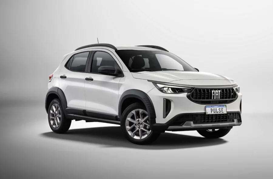 Fiat Pulse Drive 1.3 2026 é voltado para quem precisa de um hatch flex confiável para rodar bastante, com bom espaço interno, porta-malas de 320 litros e direção elevada.