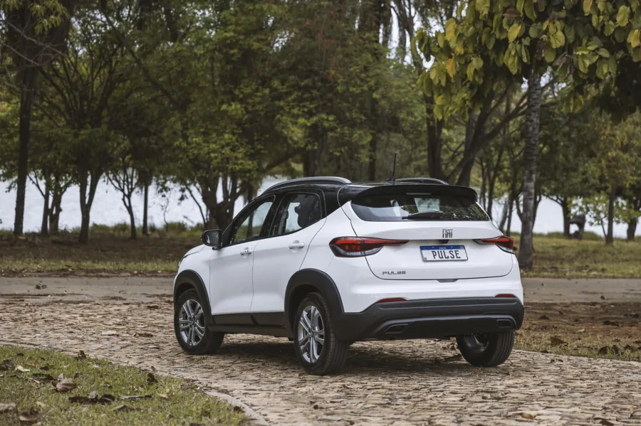 Consumo urbano de 8,9 km/l no etanol e 13 km/l na gasolina. Autonomia chega a 691 km. Tanque tem capacidade para 47 litros.