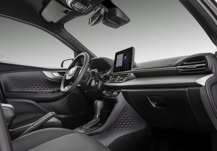 O maior destaque continua sendo o pacote híbrido leve nas versões Audace e Impetus, que entrega mais eficiência e uma sensação de refinamento acima da média do segmento.