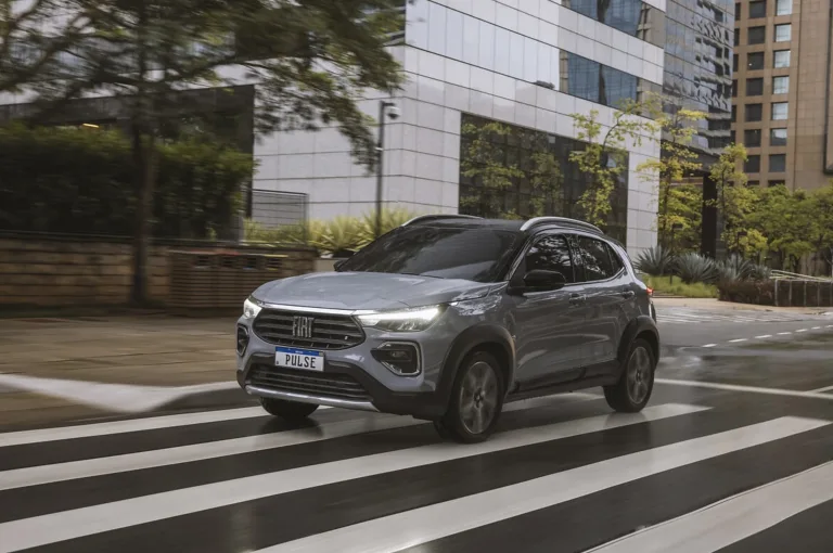 Fiat Pulse Impetus 1.0 Turbo 2025: Ficha técnica, Consumo, Equipamentos e Fotos; hatch tem bom desempenho urbano e é prático para o dia a dia