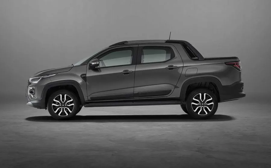 Consumo médio de 13,2 km/l na gasolina e 9,4 km/l no etanol. Tanque de 55 litros garante autonomia de até 726 km, ideal para trajetos urbanos e viagens curtas.