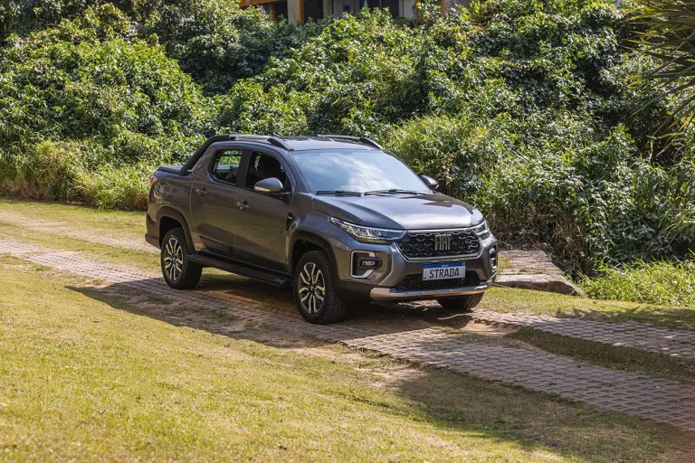 Fiat Strada Ranch 1.0 Turbo 2025: Preço, Ficha técnica, Consumo, Equipamentos e Fotos; caçamba de 844 litros leva carga com conforto