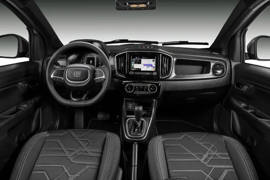 Câmbio CVT de sete marchas simuladas garante condução suave, com trocas automáticas eficientes e conforto no uso diário.