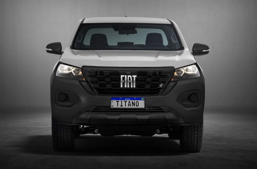 O motor 2.2 turbodiesel entrega 200 cv e 40,9 kgfm, garantindo torque alto para subidas e reboques. Não é esportiva, mas tem desempenho firme e seguro em qualquer terreno.