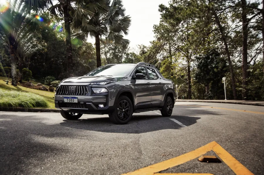 O motor 1.3 turbo flex entrega 176 cv e 27,5 kgfm, com aceleração de 0 a 100 km/h em 10,1 s e velocidade máxima de 197 km/h. É ágil e equilibrada, adequada para uso urbano e estrada.