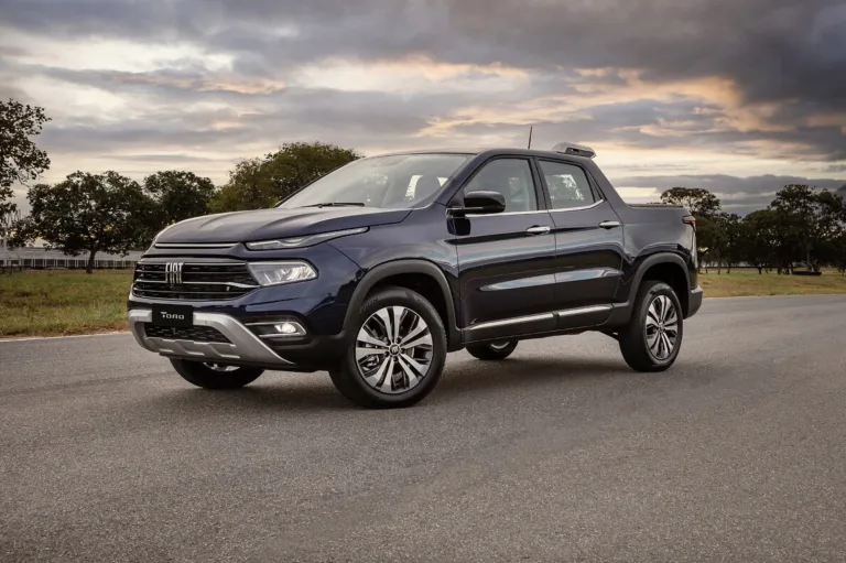 Fiat Toro Volcano 1.3 2022: Preço, Ficha técnica, Consumo, Equipamentos e Fotos; motor turbo flex entrega bom desempenho com câmbio automático de 6 marchas