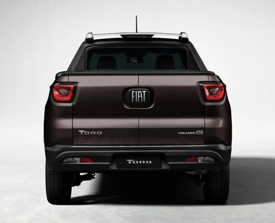 A Fiat Toro Volcano 1.3 2022 tem caçamba de 937 litros e carga útil de 670 kg, ideal para quem precisa transportar ferramentas, bagagens ou pequenos equipamentos com conforto e praticidade.