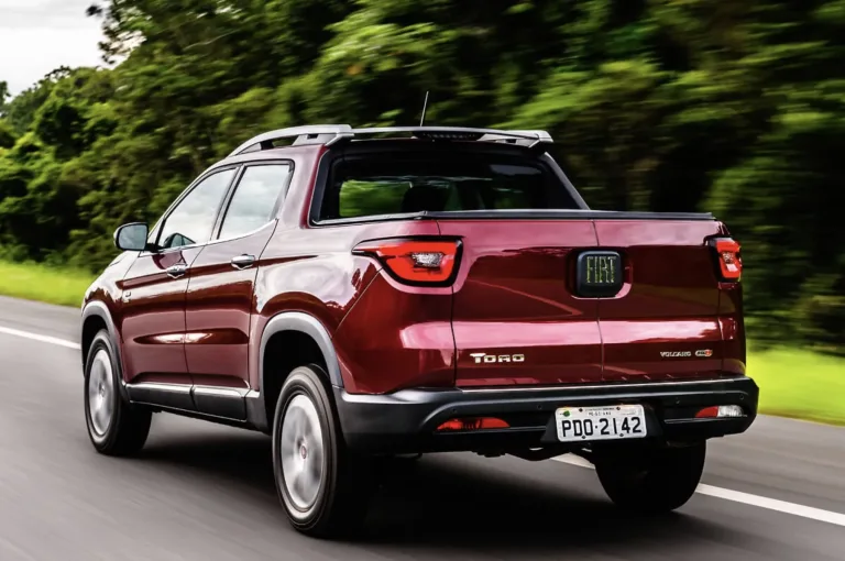 Fiat Toro Volcano 2.0 4×4 2017: Preço, Ficha técnica, Consumo, Equipamentos e Fotos; caçamba de 820 litros e tração 4×4