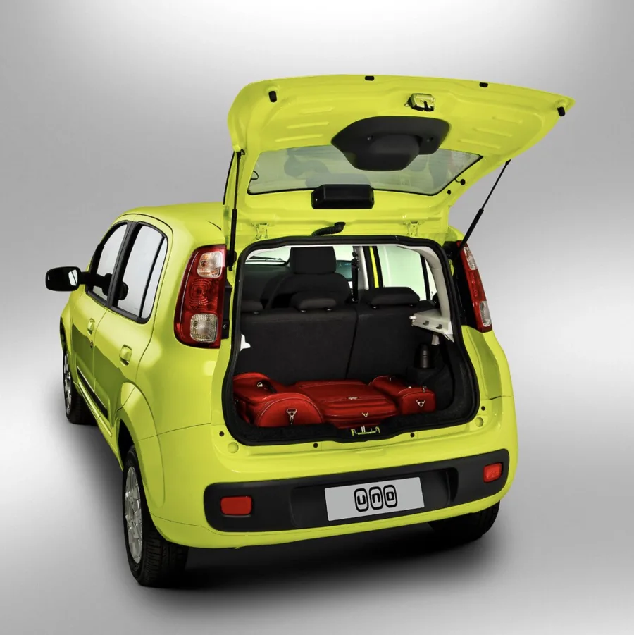 O Fiat Uno Attractive 1.4 2012 é prático para o dia a dia e encara bem viagens curtas. Leva cinco pessoas, tem porta-malas de 280 litros e motor 1.4 de 88 cv que mantém bom desempenho.