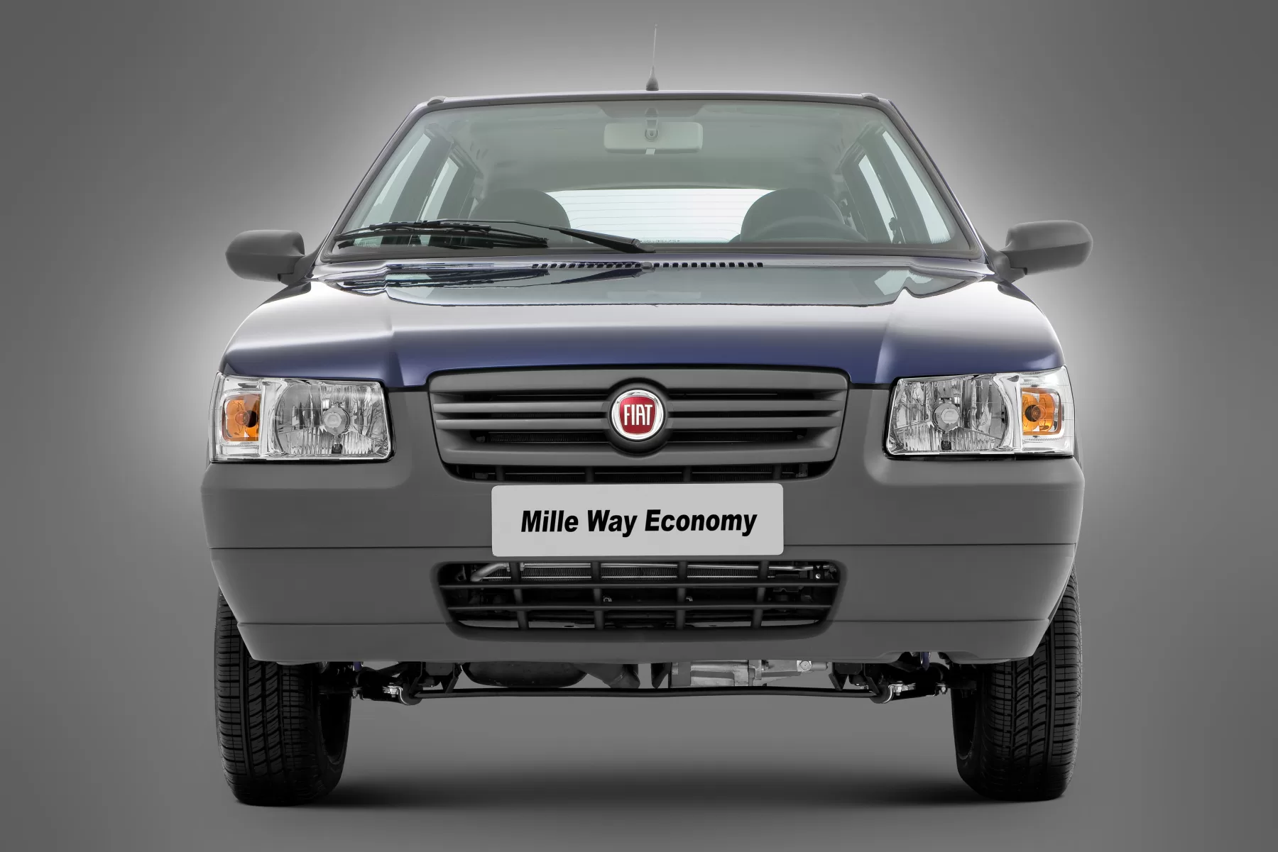 Fiat Uno Mille Economy Way 1.0 2013: preço, ficha técnica, consumo, equipamentos e fotos; hatch de 4 portas faz até 13 km/l e serve bem para uso urbano diário