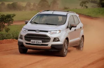 Ford EcoSport Freestyle 2.0 4WD 2013: Preço, Ficha técnica, Consumo, Equipamentos e Fotos; SUV com tração integral e suspensão independente, ideal para estrada e cidade